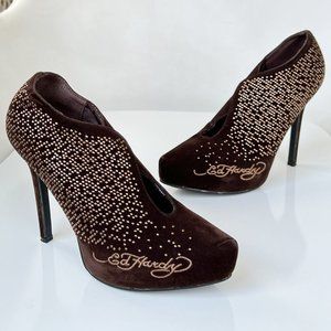 ED HARDY Brown Faux Suede Gold Signature Pumps 8